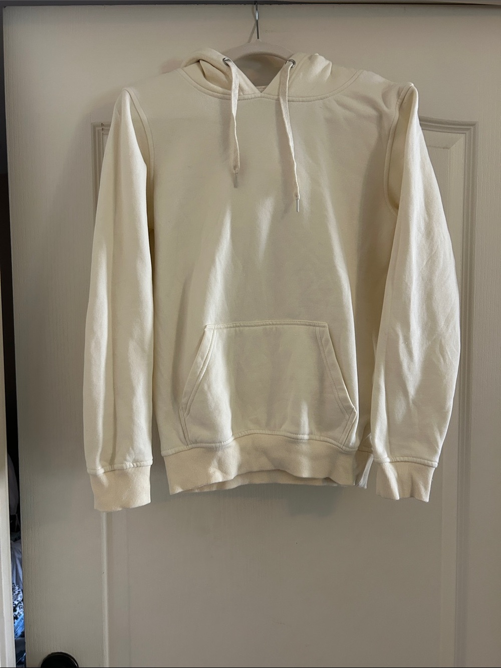 Classic Cream Pullover Hoodie with Kangaroo Pocket - Unbranded